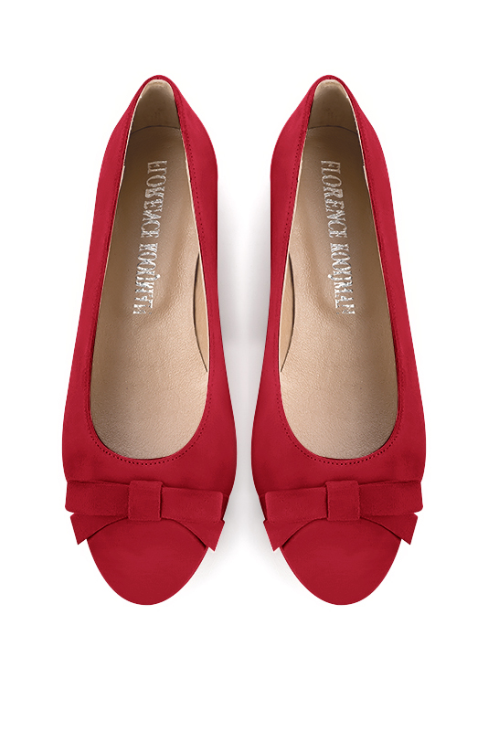 Cardinal red women's ballet pumps, with low heels. Round toe. Flat block heels. Top view - Florence KOOIJMAN